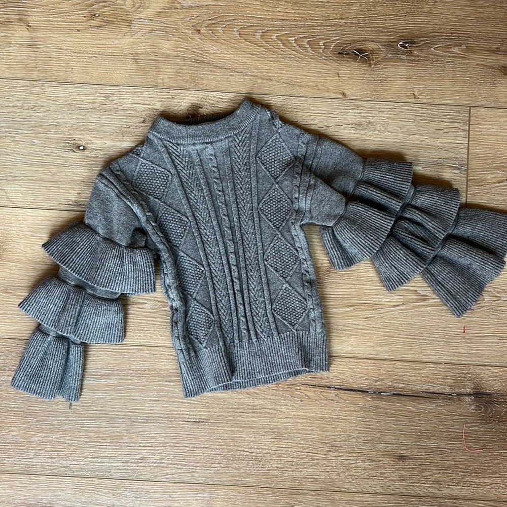 Mia Belle Girls Gray Flutter Sleeve Sweater S